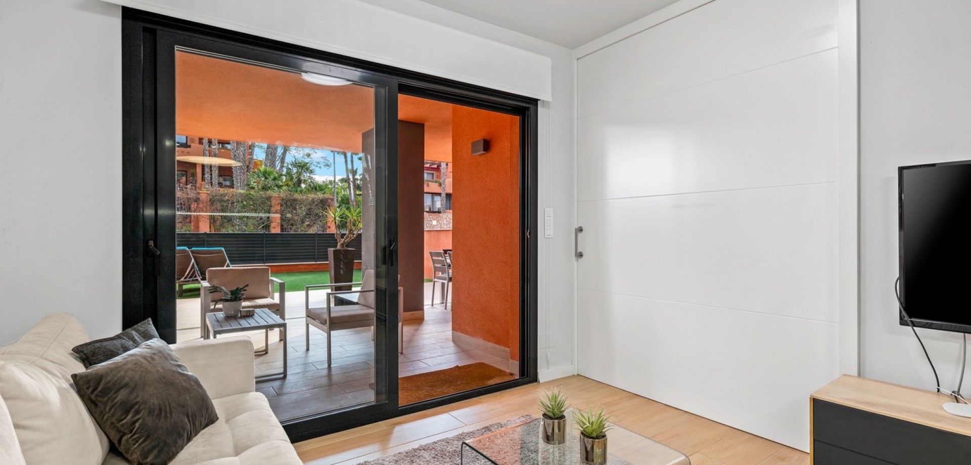 Apartment in Villamartin - Image 4