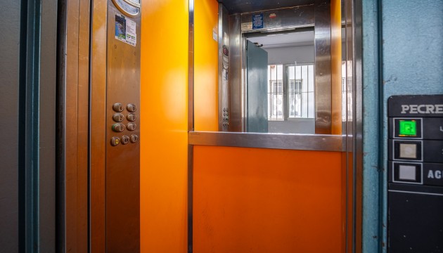 Begagnad - Studio - Torrevieja