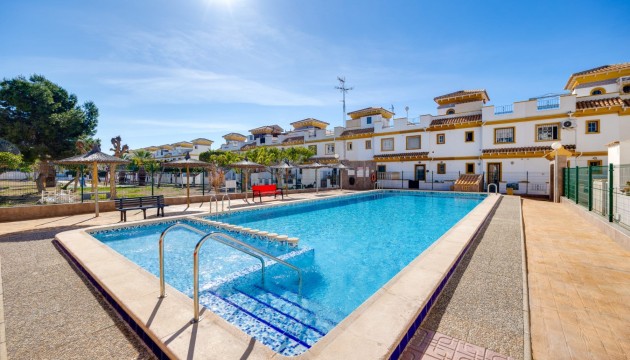 Перепродажа - Таунхаус - Torrevieja