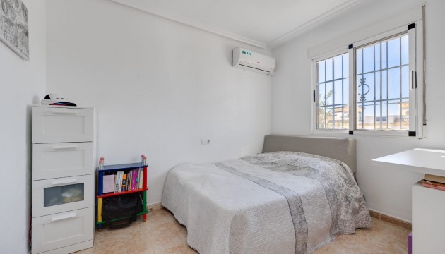 Перепродажа - Таунхаус - Torrevieja