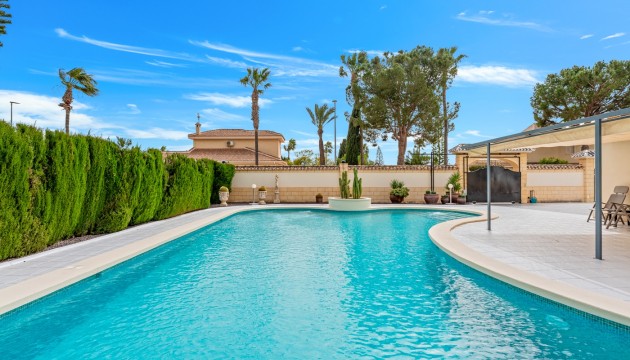 Перепродажа - отдельная вилла - Ciudad Quesada