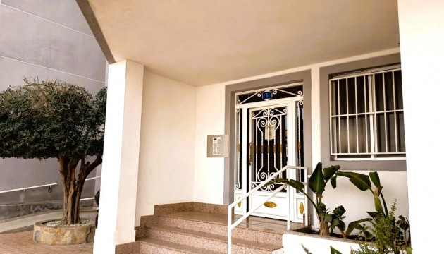 Resale - Apartment - Orihuela Costa - Cabo Roig