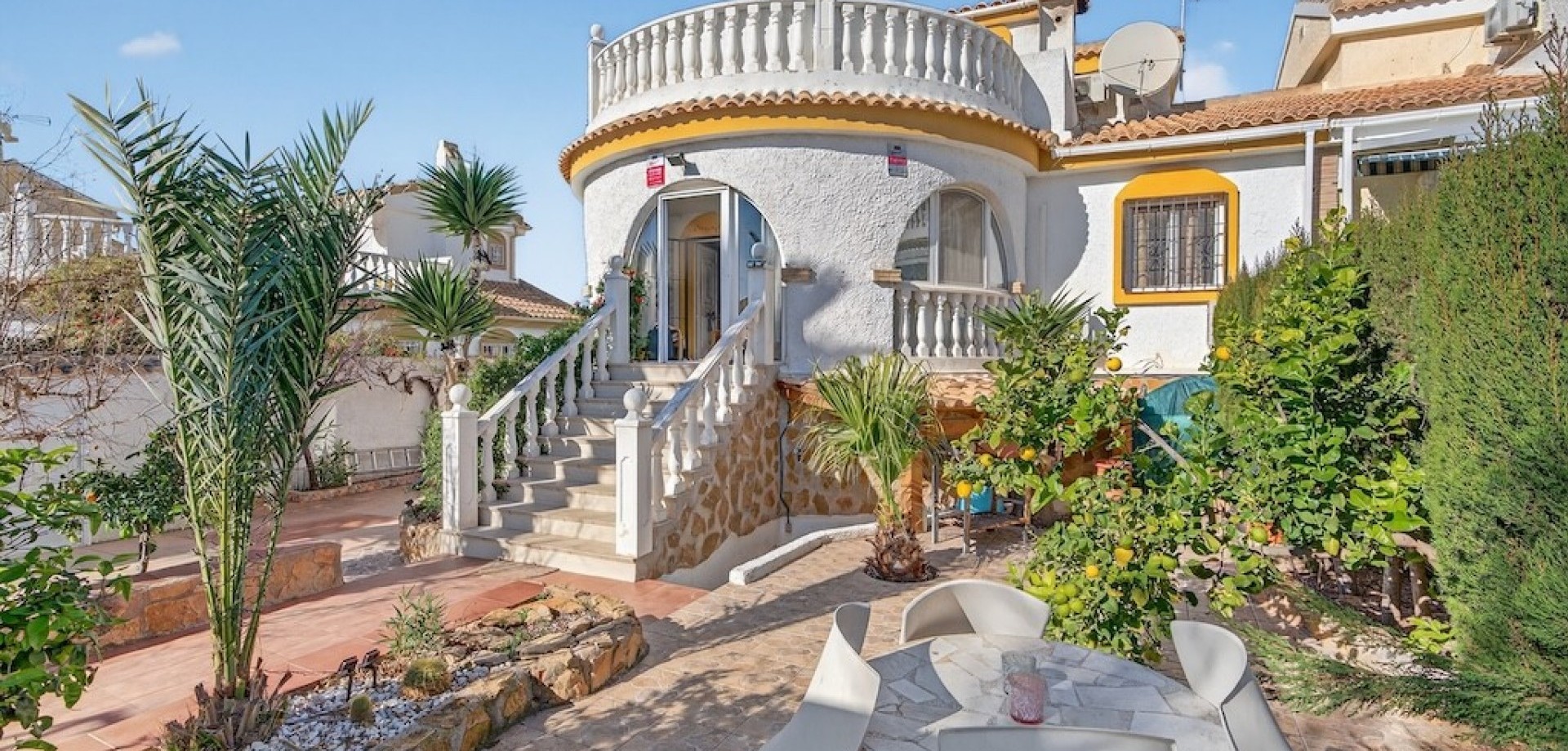 House in Valverde Alto - view 1