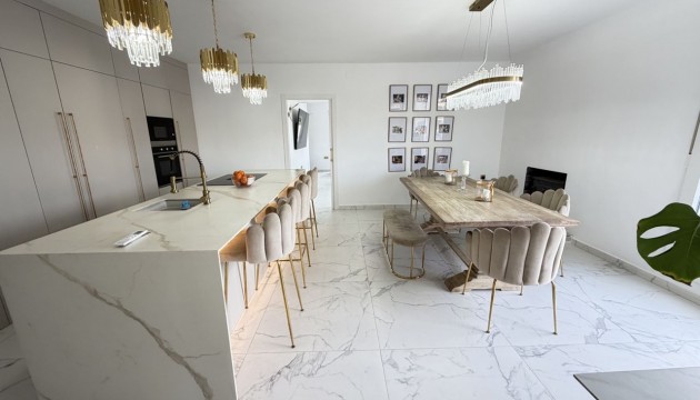 Перепродажа - отдельная вилла - Orihuela Costa - Villamartín