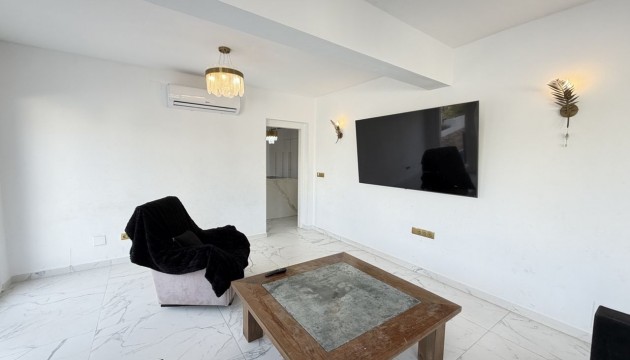 Перепродажа - отдельная вилла - Orihuela Costa - Villamartín