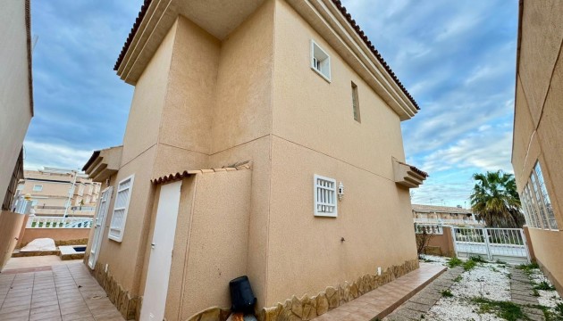 Перепродажа - отдельная вилла - Torrevieja - Los Balcones - Los Altos del Edén
