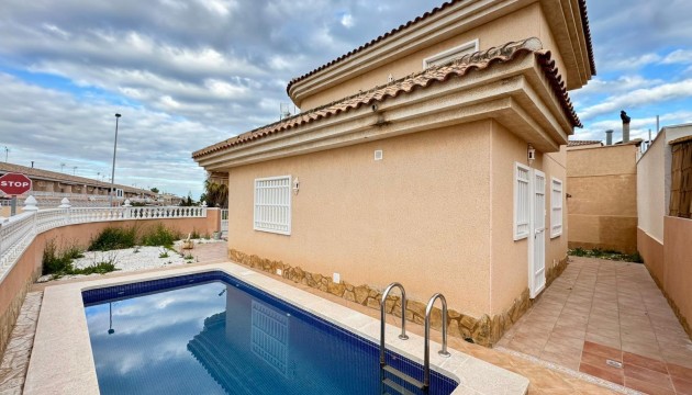Перепродажа - отдельная вилла - Torrevieja - Los Balcones - Los Altos del Edén