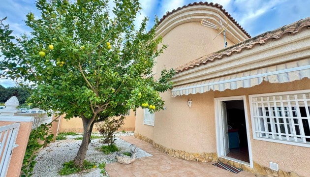 Перепродажа - отдельная вилла - Torrevieja - Los Balcones - Los Altos del Edén