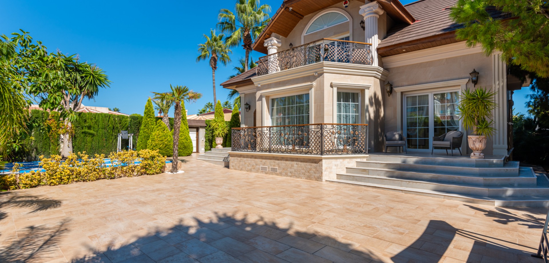 House in Dona Pepa - view 1