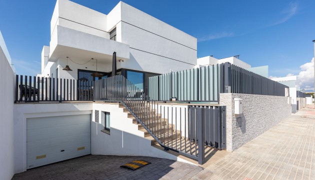 Reventa - House - Dolores