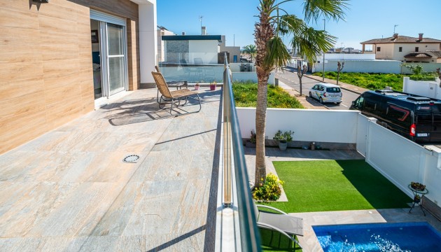 Reventa - Chalet Independiente - Pilar de la Horadada