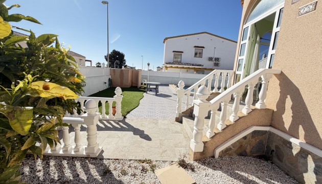 Herverkoop - Detached Villa - Orihuela Costa - Villamartín