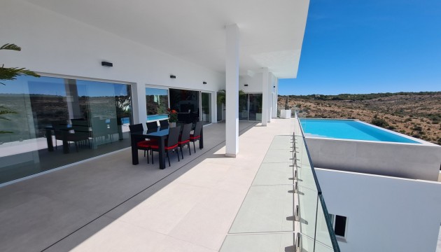 Resale - Detached Villa - La Marina