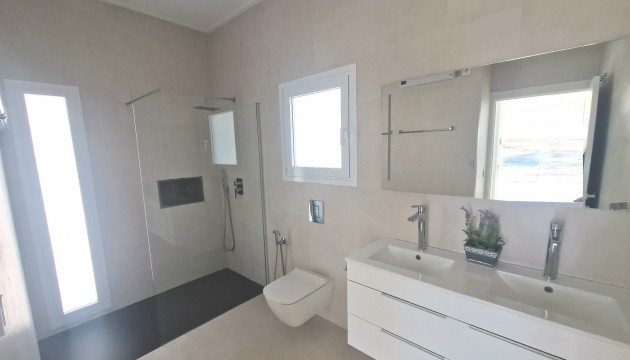 Resale - Detached Villa - La Marina