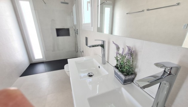 Resale - Detached Villa - La Marina