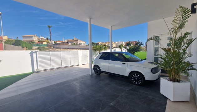 Resale - Detached Villa - La Marina