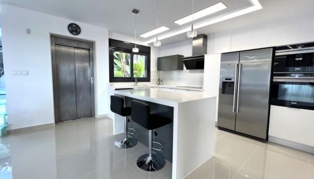 Resale - Detached Villa - San Miguel de Salinas