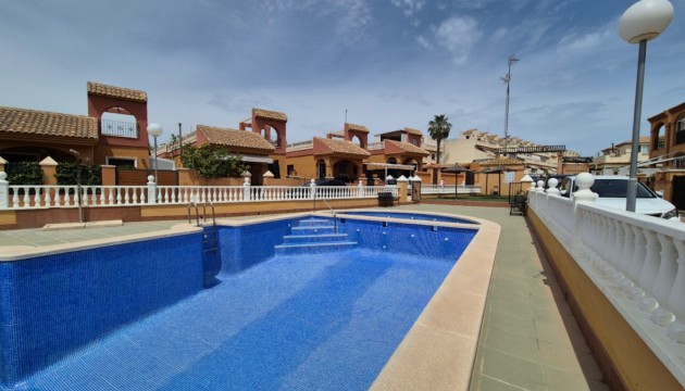 Reventa - Chalet Independiente - Torrevieja