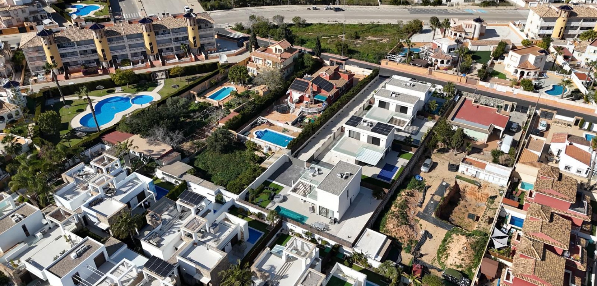 House in Dehesa de Campoamor - view 1