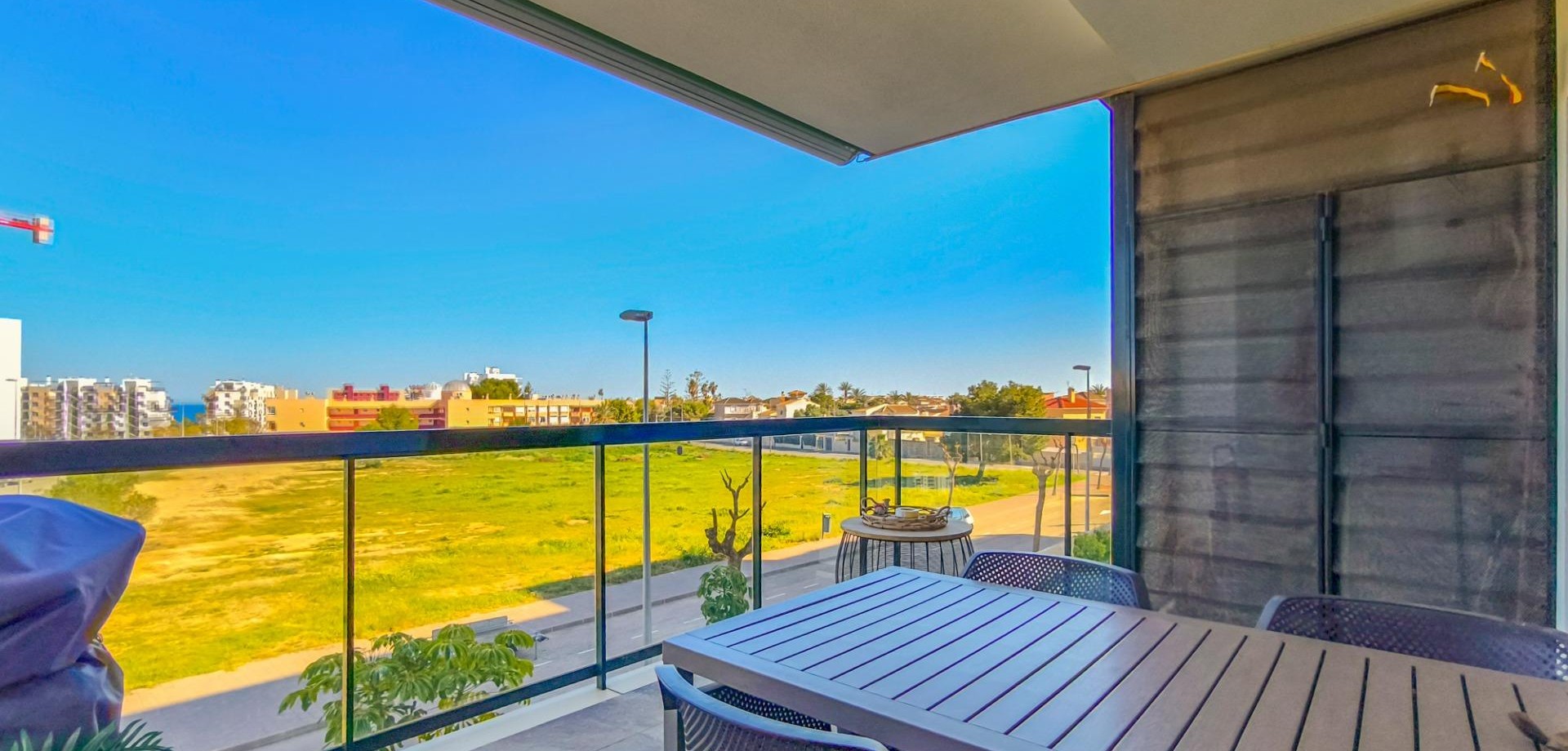 Apartment in Mil Palmeras - Image 2