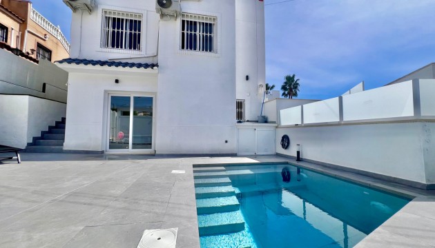 Resale - Detached Villa - San Miguel de Salinas - Villamartín