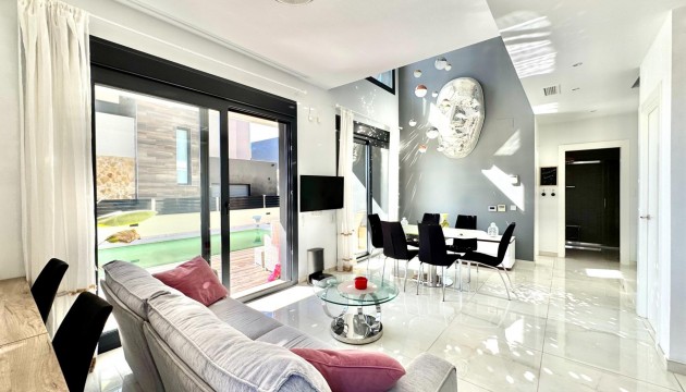 Resale - Detached Villa - Orihuela Costa - Lomas de Cabo Roig