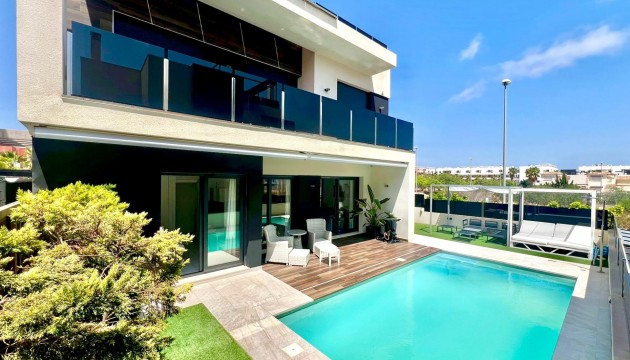 Resale - Detached Villa - Orihuela Costa - Lomas de Cabo Roig