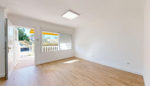 Resale - Apartment - Orihuela Costa - Villamartín