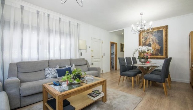 Begagnad - Fristående Villa - Elche