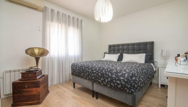 Begagnad - Fristående Villa - Elche