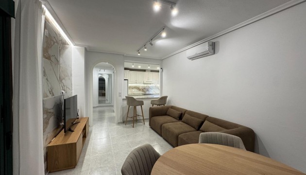 Resale - Apartment - Orihuela Costa - Villamartín