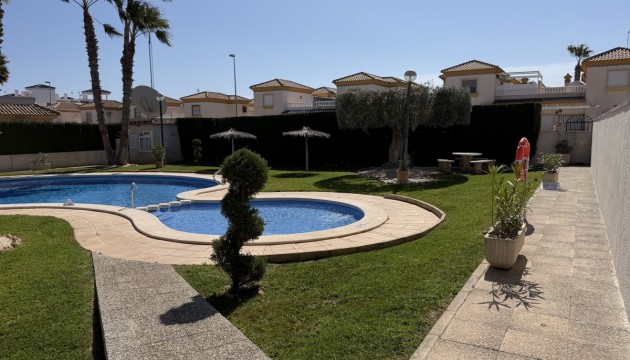 Wiederverkauf - Bungalow - Orihuela Costa - Villamartín