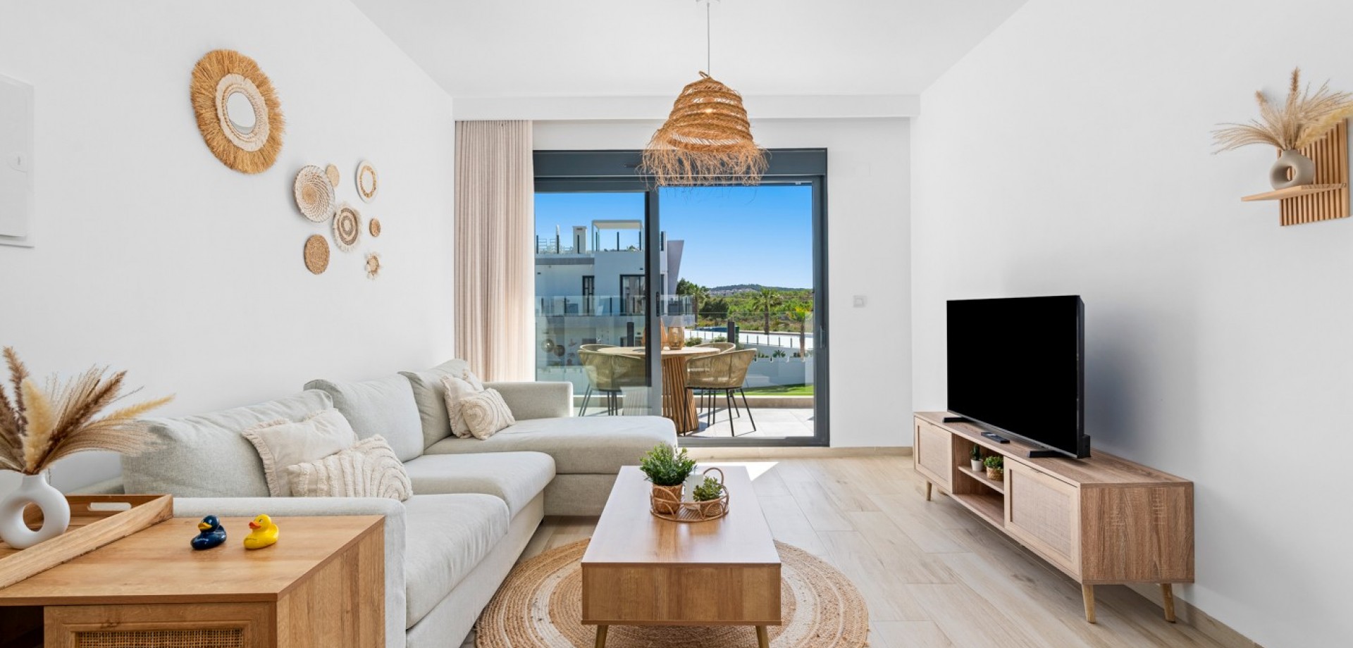 Apartment in San Miguel de Salinas - Image 3