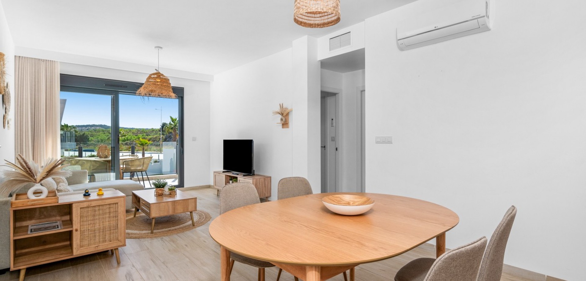 Apartment in San Miguel de Salinas - Image 4