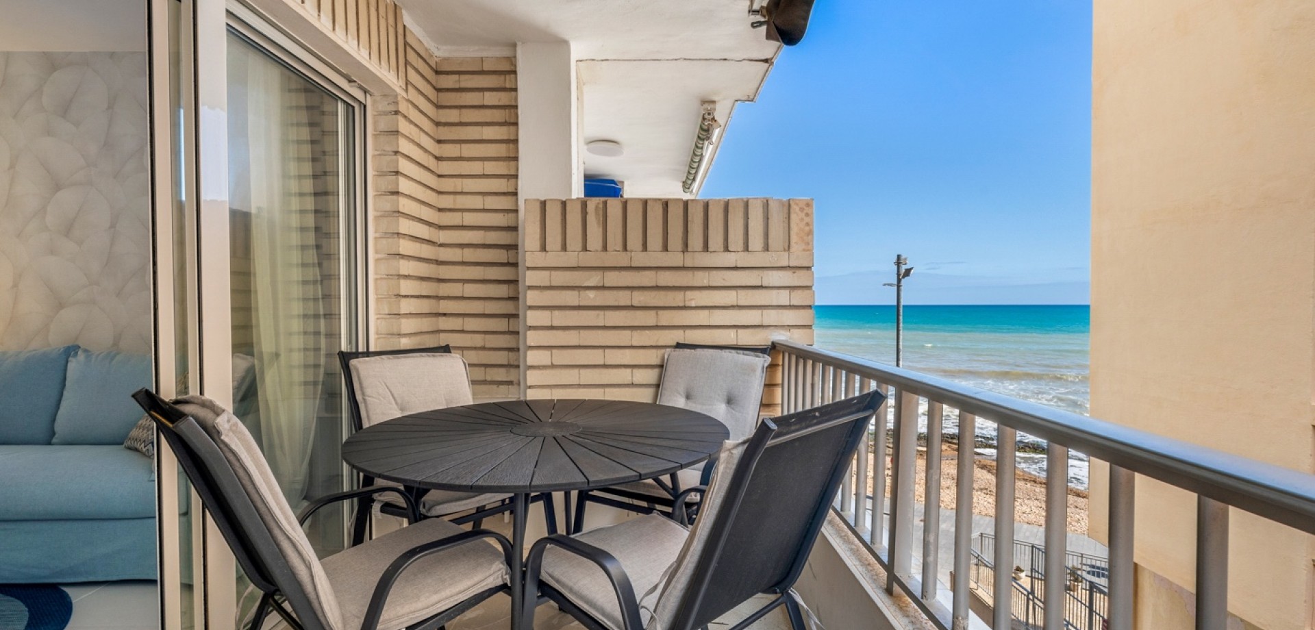 Apartment in Torrevieja - Image 2