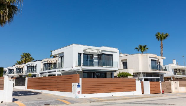 Resale - Detached Villa - Vistabella Golf