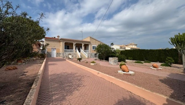 Videresalg - Detached Villa - Ciudad Quesada