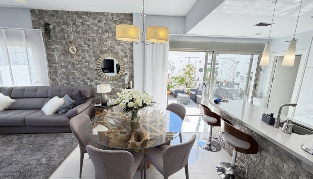 Herverkoop - Detached Villa - Orihuela Costa - Villamartín