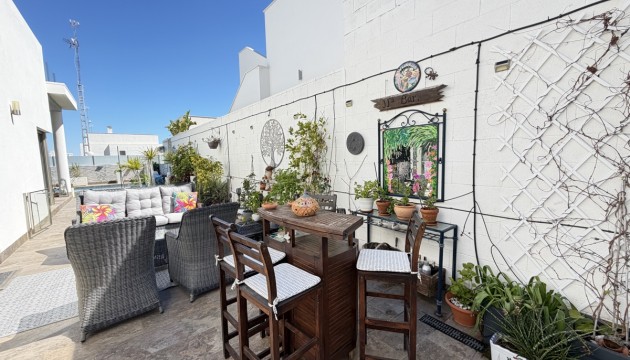 Herverkoop - Detached Villa - Orihuela Costa - Villamartín