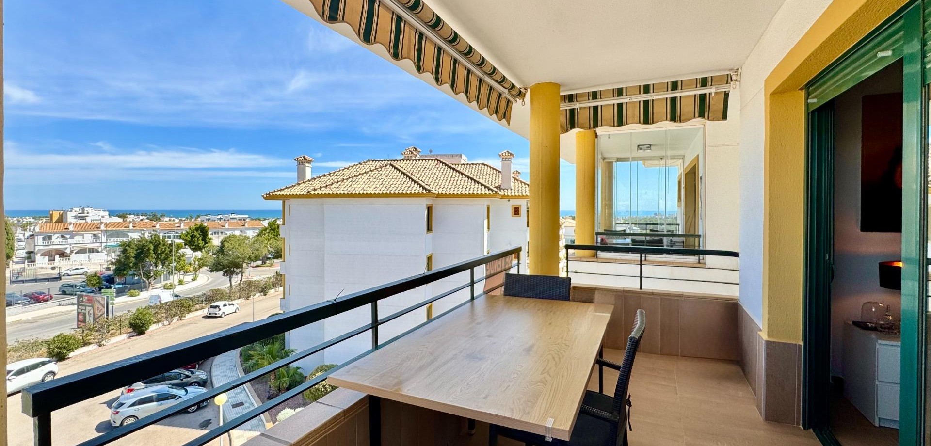 Apartment in Villamartin - view 1