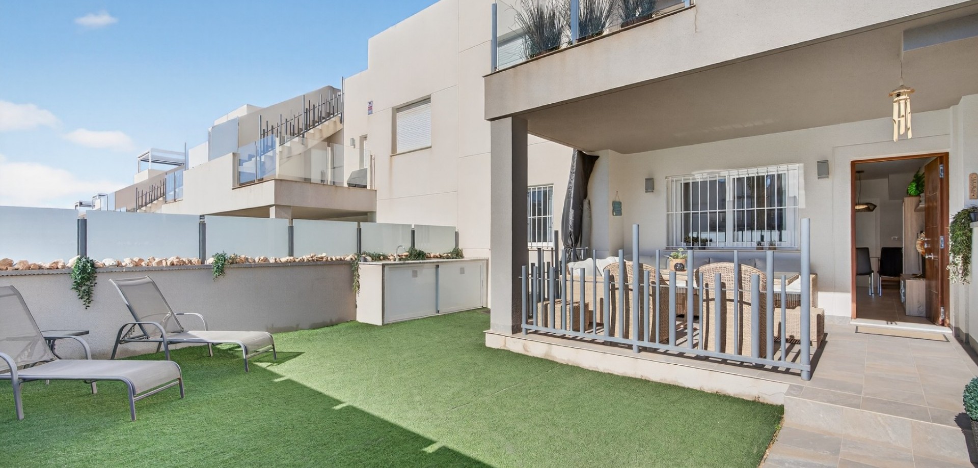 Apartment in Torrevieja - Image 2