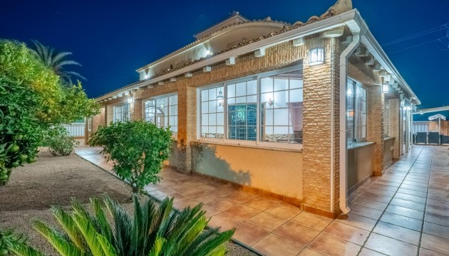 Videresalg - Detached Villa - Torrevieja - El chaparral