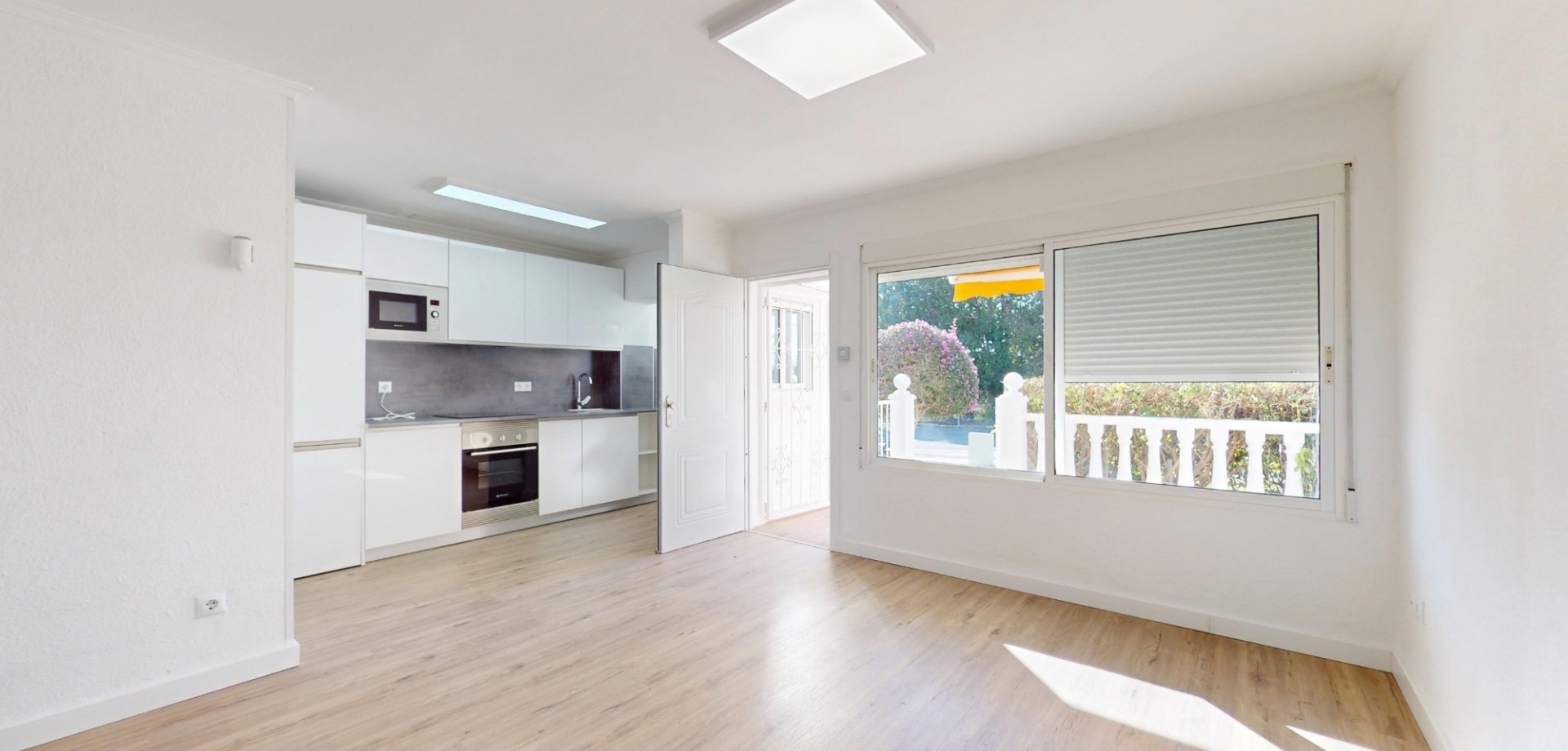 House in Villamartin - view 1