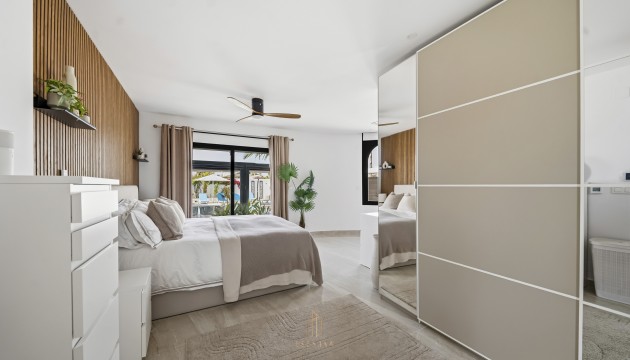 Videresalg - Detached Villa - Torrevieja - San Luis