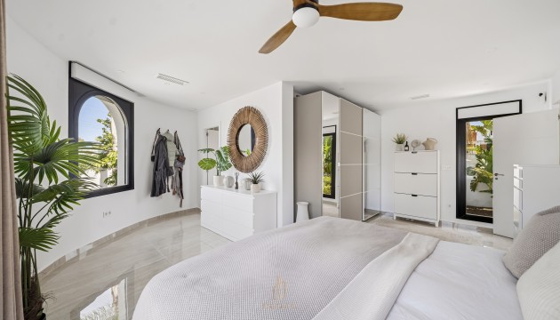 Videresalg - Detached Villa - Torrevieja - San Luis