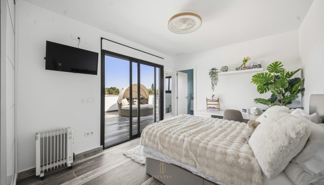 Videresalg - Detached Villa - Torrevieja - San Luis