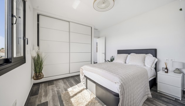 Videresalg - Detached Villa - Torrevieja - San Luis