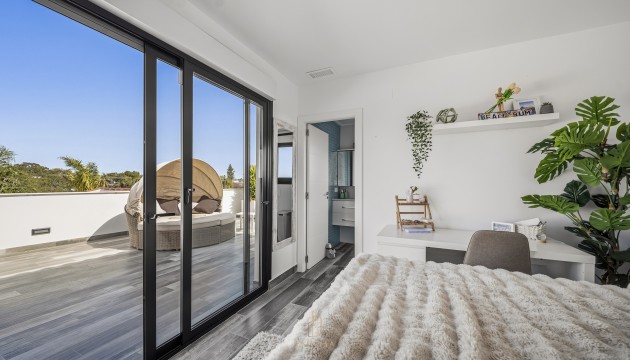 Videresalg - Detached Villa - Torrevieja - San Luis