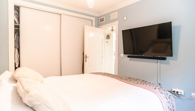 Resale - Detached Villa - La Marina