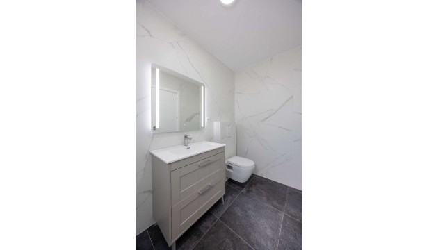 Resale - Bungalow - Torrevieja